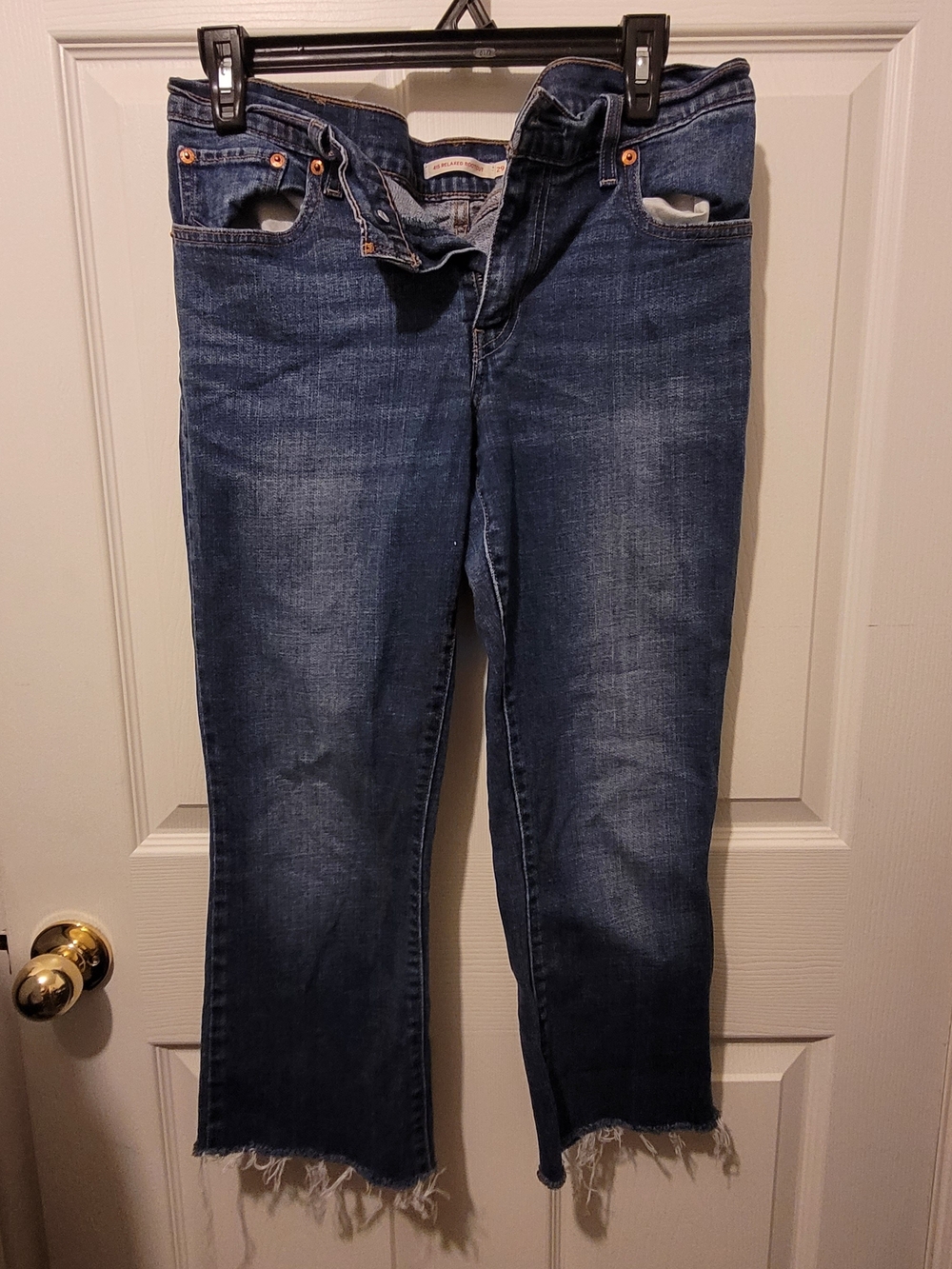 Cropped Raw-Hem Jeans in Dark Blue - Women